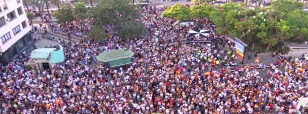 احتقان واحتجاجات حاشدة بسبتة المحتلة.. اتهامات لحكومة سانشيز بالإهمال ومطالبات بإقالة ممثلها