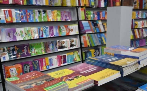 مع اقتراب الدخول المدرسي.. الكتبيون يتمسكون بمقاطعة كتب الريادة
