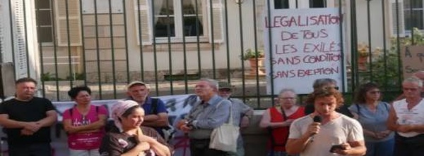 بعد احتجاجات وتوقيعات.. فرنسا تعلق ترحيل مغربية أم لستة أطفال إلى المغرب
