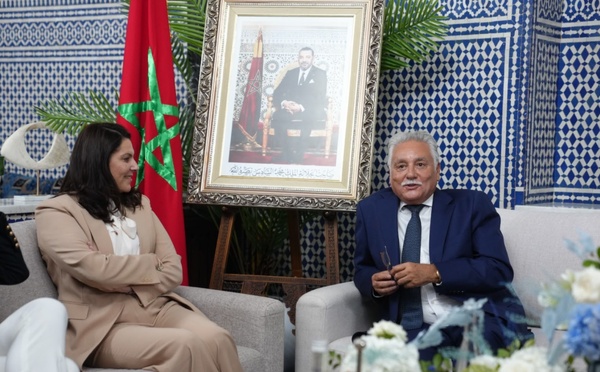 منتدى يراسل المنصوري بشأن مصافحة أعضاء الأحزب خلال المشاورات الحكومية