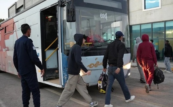 ليبيا ترحل ثلاثة مغاربة موقوفين في قضايا مرتبطة بالهجرة غير النظامية