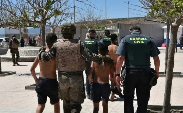 سبتة تحيل ملفات 24 قاصرا مغربيا إلى المغرب وسط تعثر إجراءات لم الشمل