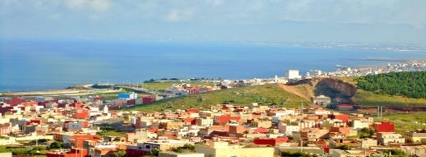 شباب ثرقاع بالناظور يطالبون بملعب «ميني فوت».. ومطالب بفضاءات ترفيه للنساء والفتيات