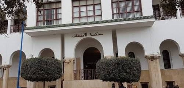 جنايات الحسيمة تقضي بـ 27 سنة لمتهمين بتهمة سرقات موصوفة واستعمال السلاح
