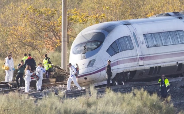 مأساة اصطدام القطارين في إسبانيا.. ارتفاع عدد الوفيات إلى 69 قتيلا