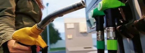 ابتداء من منتصف الليلة.. أسعار الغازوال ترتفع والبنزين ينخفض بمحطات المغرب