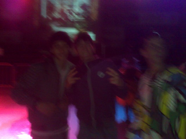 Yo Cn MiS AmiGoS En La DiScOTeCa